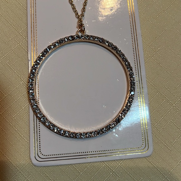 Necklace with bling - Picture 3 of 4